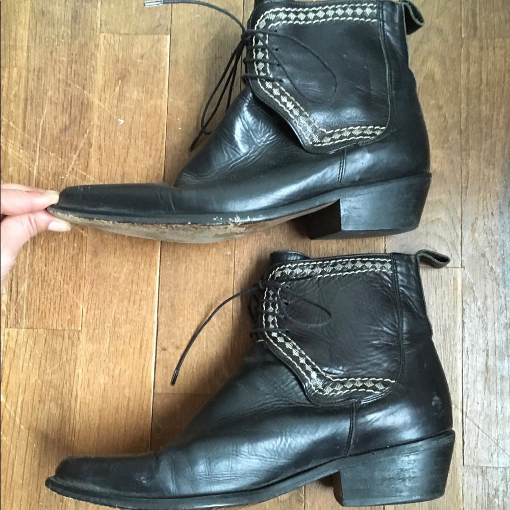 Vintage Western inspired embroidered boots, 39